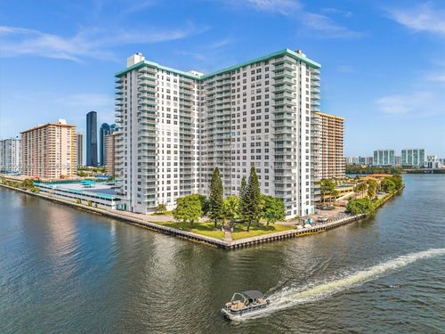 2205-301 174th St, Sunny Isles Beach, FL, 33160-3206 | Card Image