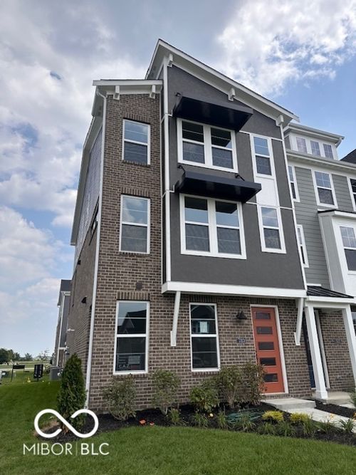 13-605-7305 Bayview Run, Mccordsville, IN, 46055-9841 | Card Image