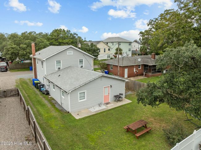 409 Monroe Ave, Home with 7 bedrooms, 3 bathrooms and null parking in Carolina Beach NC | Image 8