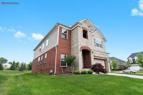 945 Reef Dr, Canton, MI, 48187-0108 | Card Image