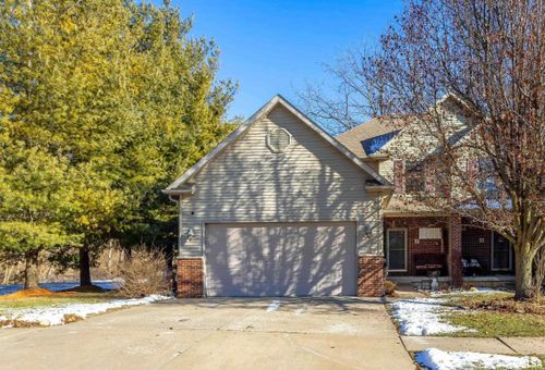 1 Musket Ct, Le Claire, IA, 52753-9008 | Card Image