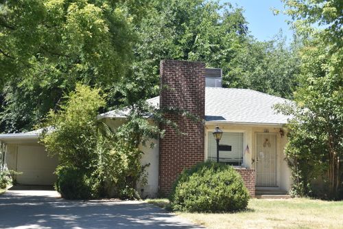 686 Coronado St, Redding, CA, 96003-3537 | Card Image