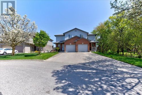 83 Bell Crt, Stratford, ON, N5A7W8 | Card Image
