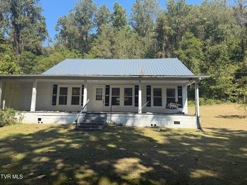 1557 Hanging Rock Pkwy, Dungannon, VA, 24245-3621 | Card Image