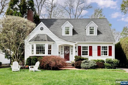 70 Ridge Rd, Glen Rock, NJ, 07452-2322 | Card Image