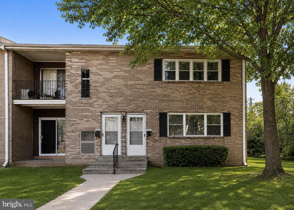 Residential in EDGEWATER PARK 4