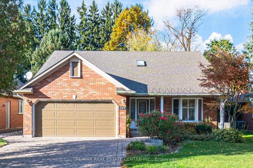 327 Cavendish Dr, Ancaster, ON, L9G3Z1 | Card Image