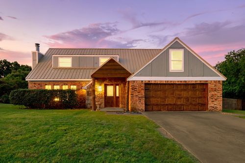 404 Brookview Dr, Decatur, TX, 76234-4221 | Card Image