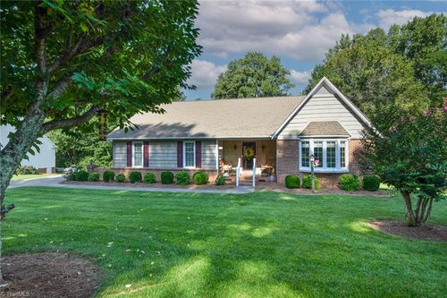 7200 Brookvalley Rd, Rural Hall, NC, 27045-9321 | Card Image