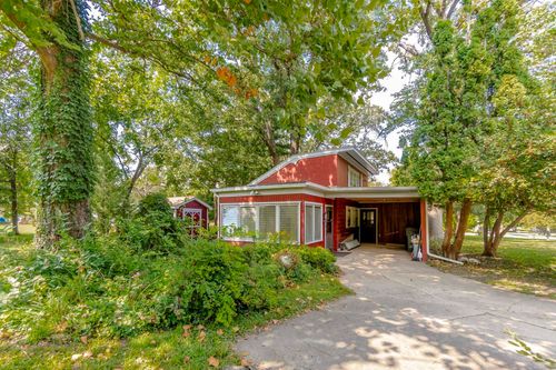 516 Forrest Rd, Cedar Falls, IA, 50613-1754 | Card Image