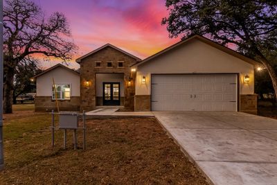 427 E Castleshoals Drive, House other with 3 bedrooms, 2 bathrooms and null parking in Granite Shoals TX | Image 1