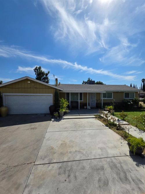 708 Avon Street, Modesto, CA, 95351 | Card Image