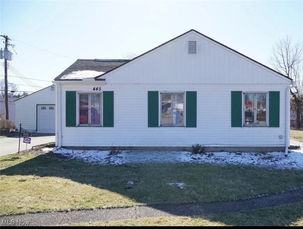 Standish St, Massillon, OH 44647