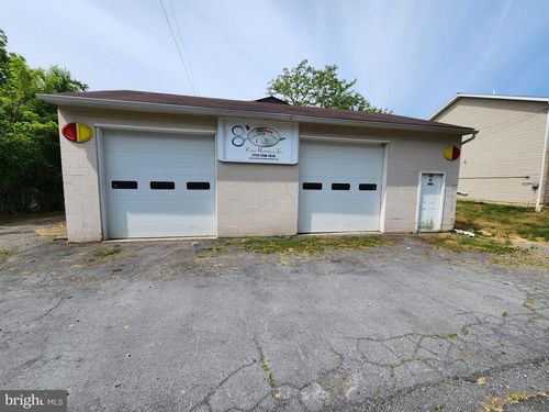 40 Middle Spring Avenue, SHIPPENSBURG, PA, 17257 | Card Image