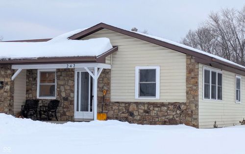 242 Woodlane Dr, Columbus, IN, 47201-6638 | Card Image