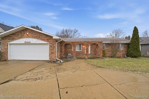 37625 Ryan Rd, Sterling Heights, MI, 48310-3748 | Card Image