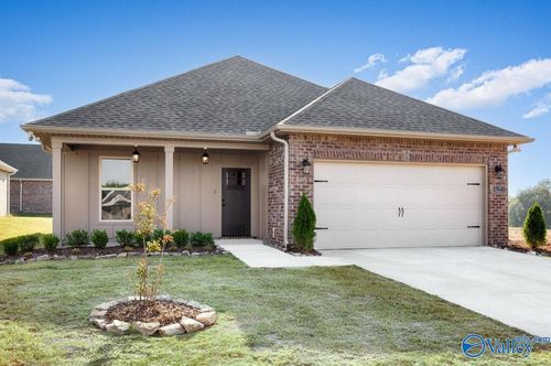 15640 Bees St, Harvest, AL, 35749-6104 | Card Image