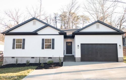 5714 Zurich Way, Knoxville, TN, 37918-2631 | Card Image