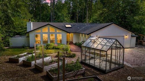 25901 Se Tiger Mountain Road, Issaquah, WA, 98027 | Card Image