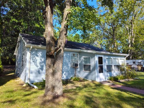 2251 Hemlock Rd, Quincy, MI, 49082-9621 | Card Image