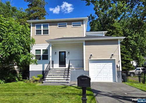 12 Lakeview Ave, Rochelle Park, NJ, 07662-3102 | Card Image
