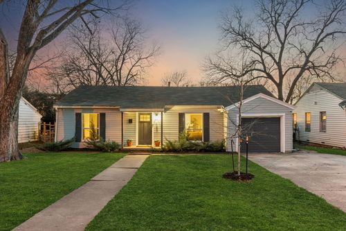 1237 Fuller Dr, Dallas, TX, 75218-3102 | Card Image