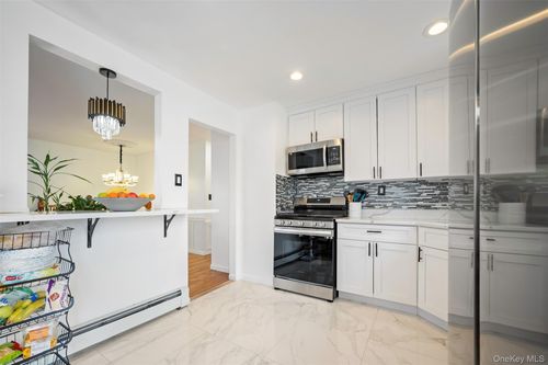 3 Ozone Pl, Massapequa, NY, 11758-6818 | Card Image