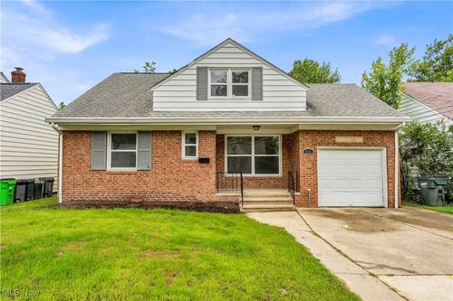 416 E 255th St, Euclid, OH, 44132-1010 | Card Image