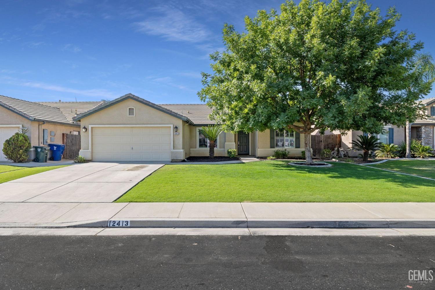 Valentano Ave, Bakersfield, CA 93312