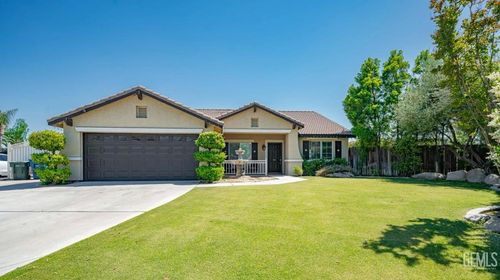 6003 Bluewater Bay Ct, Bakersfield, CA, 93312-5083 | Card Image