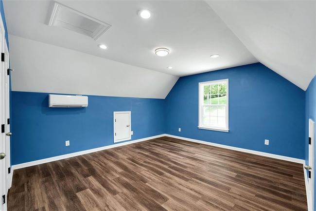 3rd Bedroom, Upstairs | Image 25