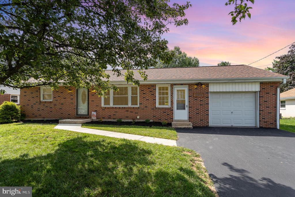 Virginia Ave, Dover, PA 17315