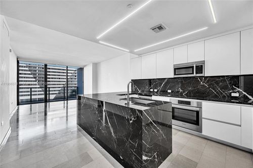 ste-806-88 Sw 7th St, Miami, FL, 33130-3692 | Card Image