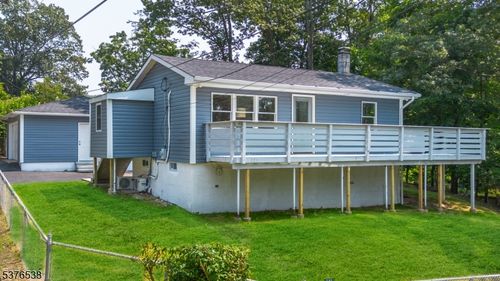 121 W End Ave, Hopatcong, NJ, 07843-1217 | Card Image