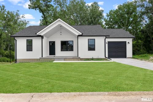 813 Williams Way, Carbon Cliff, IL, 61239-7004 | Card Image