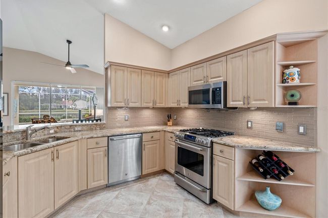 7327 Kensington Ct, House other with 2 bedrooms, 2 bathrooms and null parking in UNIVERSITY PARK FL | Image 10