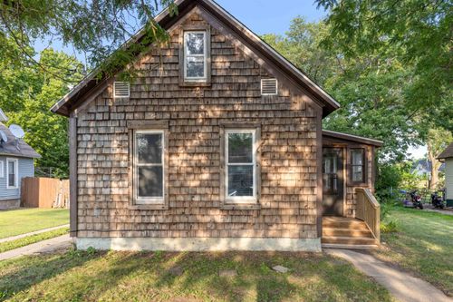 1015 Bluff St, Beloit, WI, 53511-5166 | Card Image