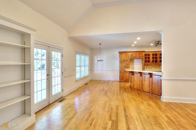 557 Arrowhead Cir, House other with 3 bedrooms, 2 bathrooms and null parking in Rutledge GA | Image 21