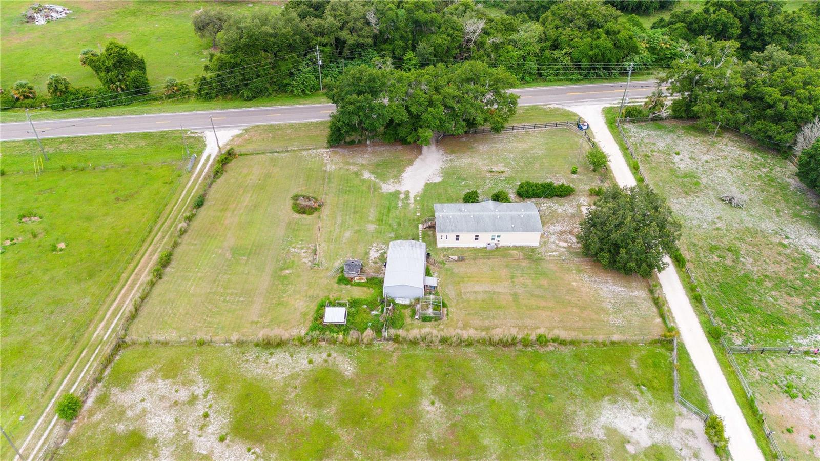 C 469 , Center Hill, FL 33514