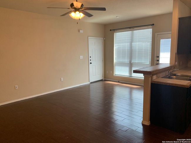 201 Anne Louise Dr, Home with 3 bedrooms, 3 bathrooms and null parking in New Braunfels TX | Image 10