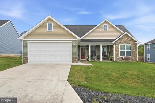 71 Cilantro Ln, BUNKER HILL, WV, 25413-4071 | Card Image
