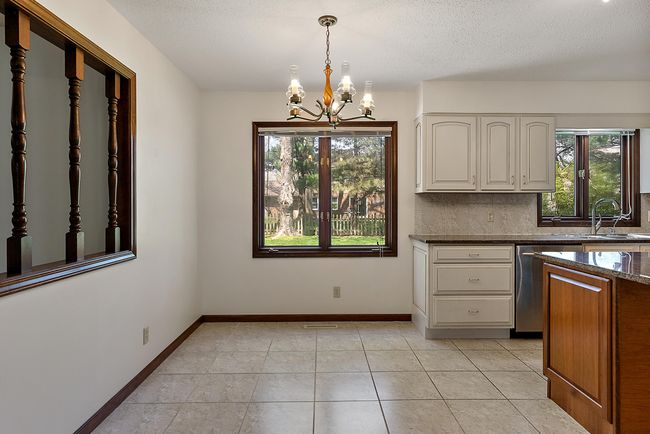 Kitchen Eat-In Area for informal dining. | Image 12
