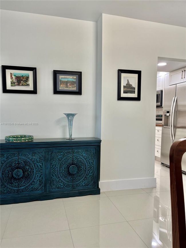 APT-1014 - 4001 Hillcrest Dr, Condo with 1 bedrooms, 2 bathrooms and null parking in Hollywood FL | Image 5
