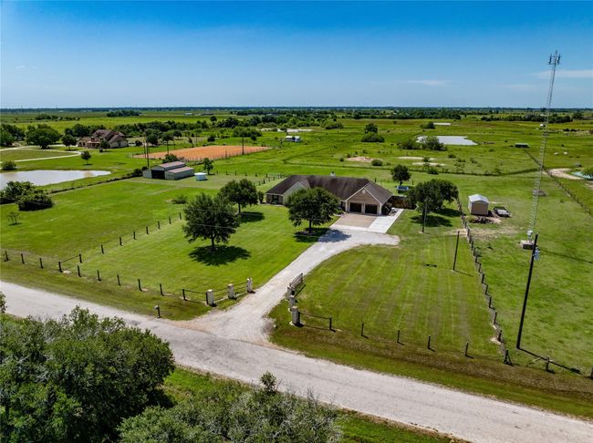 17087 County Road 266, Home with 3 bedrooms, 4 bathrooms and 2 parking in East Bernard TX | Image 10