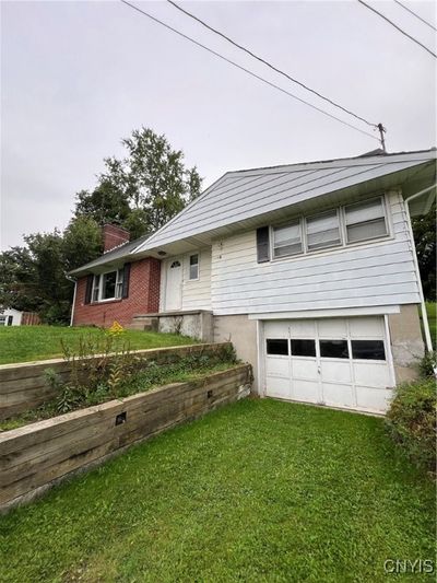 99 W Main Street, House other with 3 bedrooms, 2 bathrooms and null parking in Eaton NY | Image 2