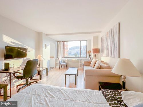 apt-615-1111 Arlington Blvd, ARLINGTON, VA, 22209-3205 | Card Image