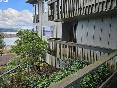 1-290 N 3rd Ct, Coos Bay, OR, 97420-2488 | Card Image