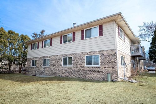 1718 Onsgard Rd, Madison, WI, 53704-3661 | Card Image