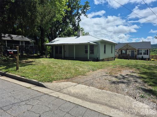 8 White Ave, Asheville, NC, 28803-1636 | Card Image