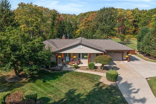 2316 Ridge Rd, Hinckley, OH, 44233-9787 | Card Image